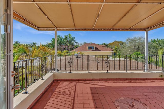 1524 Biarritz Dr, Miami Beach, FL 33141