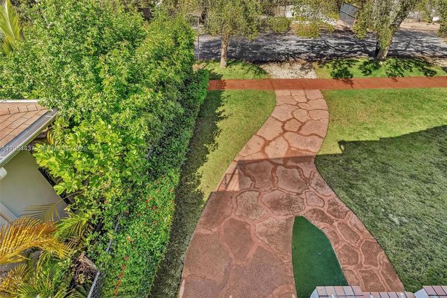 1524 Biarritz Dr, Miami Beach, FL 33141