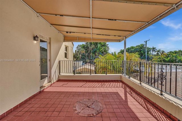 1524 Biarritz Dr, Miami Beach, FL 33141