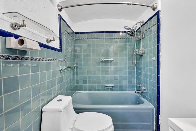 1524 Biarritz Dr, Miami Beach, FL 33141