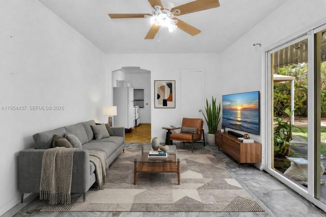 1524 Biarritz Dr, Miami Beach, FL 33141