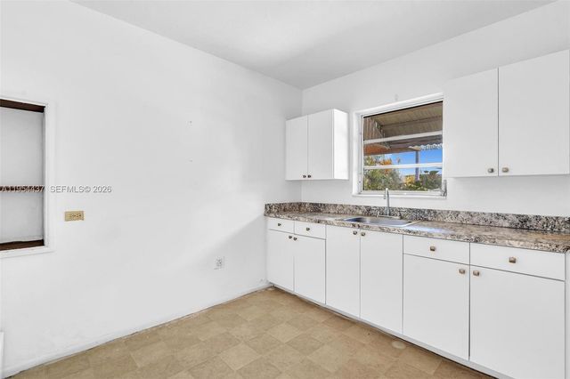 1524 Biarritz Dr, Miami Beach, FL 33141