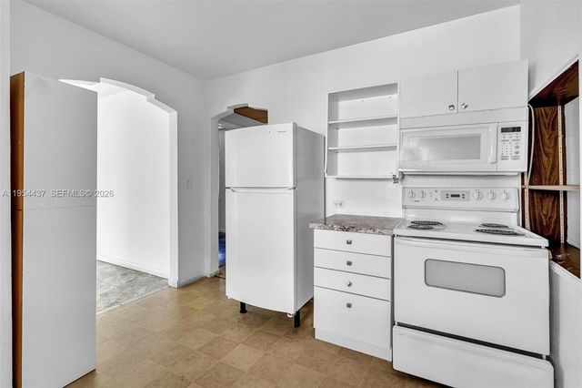 1524 Biarritz Dr, Miami Beach, FL 33141