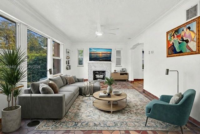 1524 Biarritz Dr, Miami Beach, FL 33141