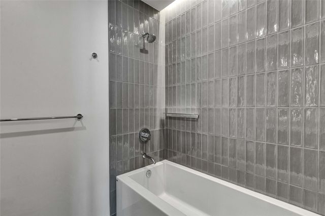 610 Davis ST 2205, Austin, TX 78701