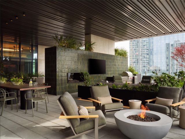 610 Davis ST 2205, Austin, TX 78701