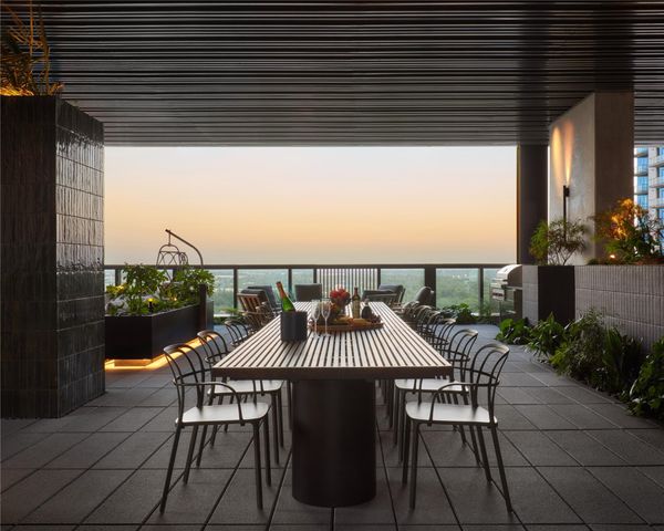 610 Davis ST 2205, Austin, TX 78701