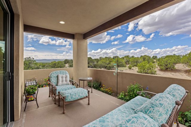 1 Valverde Court, Santa Fe, NM 87506