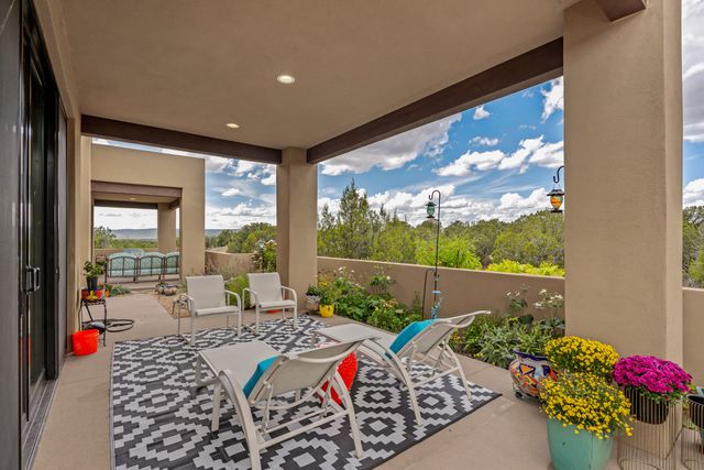 1 Valverde Court, Santa Fe, NM 87506