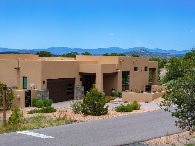 1 Valverde Court, Santa Fe, NM 87506