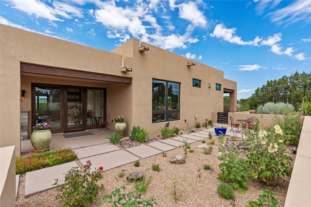 1 Valverde Court, Santa Fe, NM 87506