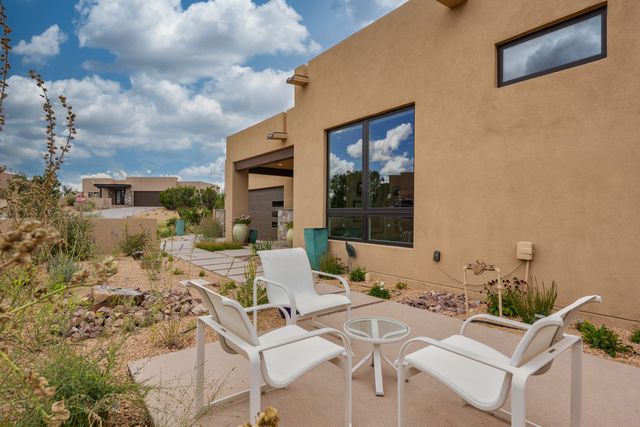 1 Valverde Court, Santa Fe, NM 87506
