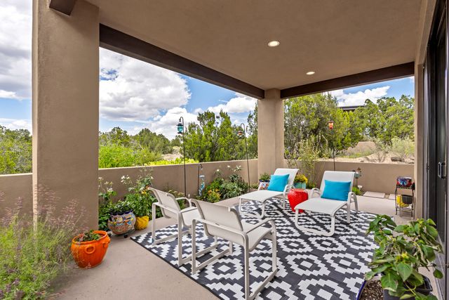 1 Valverde Court, Santa Fe, NM 87506