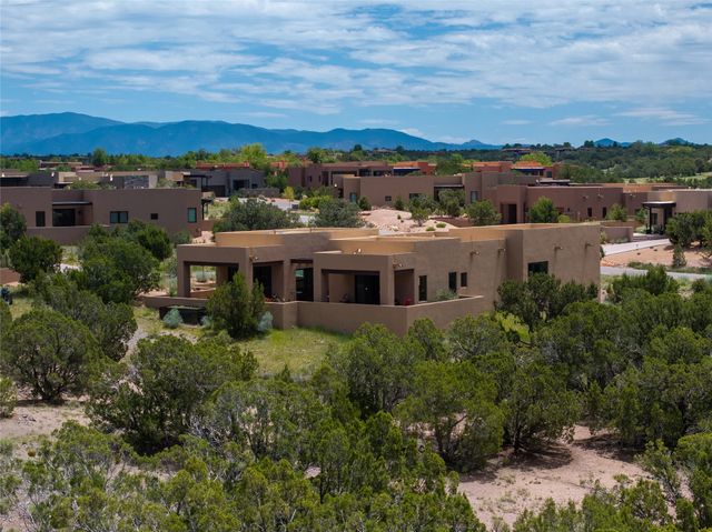 1 Valverde Court, Santa Fe, NM 87506