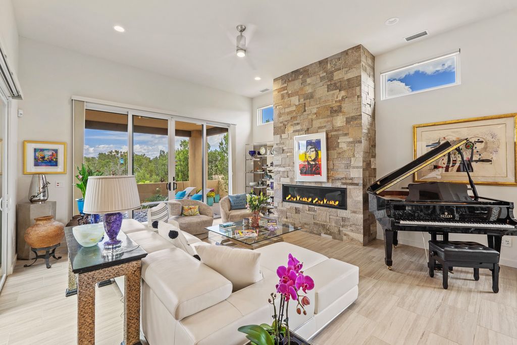 1 Valverde Court, Santa Fe, NM 87506