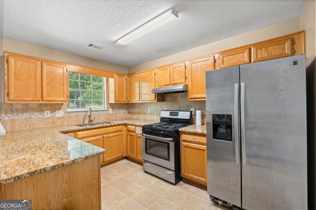 6880 Silver Maple Drive, Rex, GA 30273