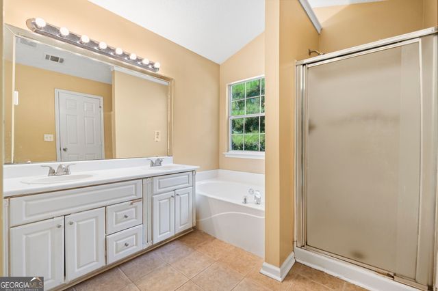 6880 Silver Maple Drive, Rex, GA 30273