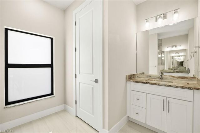 225 NE 8th TER, Cape Coral, FL 33909