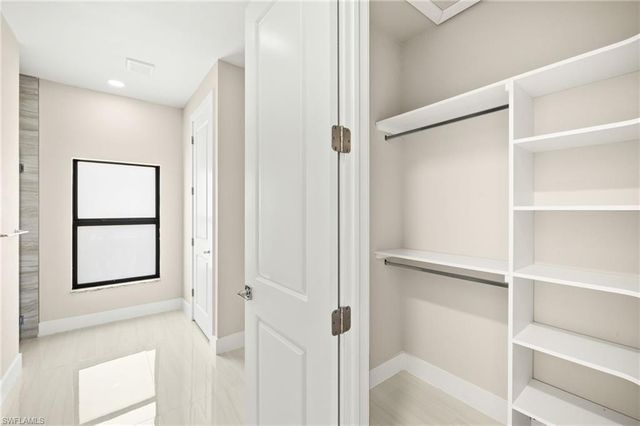 225 NE 8th TER, Cape Coral, FL 33909