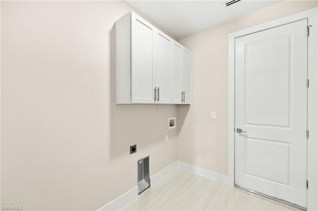 225 NE 8th TER, Cape Coral, FL 33909