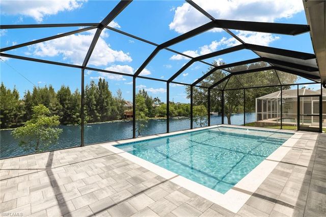 225 NE 8th TER, Cape Coral, FL 33909