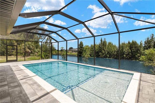 225 NE 8th TER, Cape Coral, FL 33909