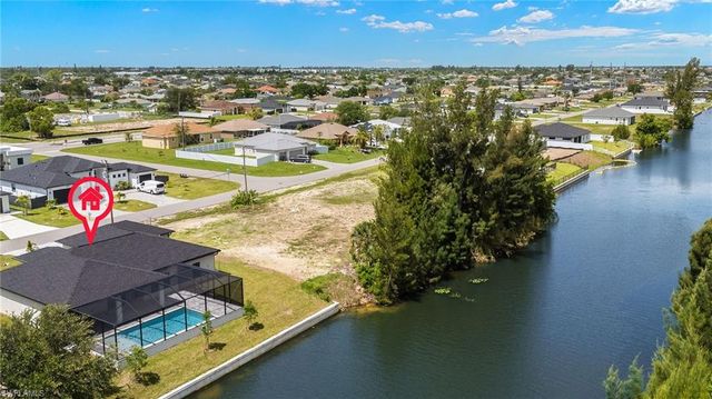 225 NE 8th TER, Cape Coral, FL 33909