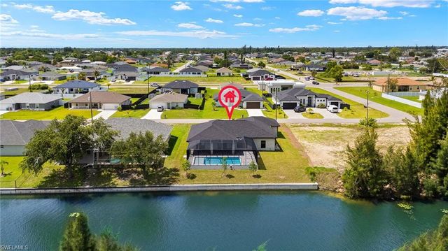 225 NE 8th TER, Cape Coral, FL 33909