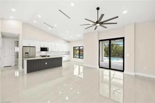 225 NE 8th TER, Cape Coral, FL 33909