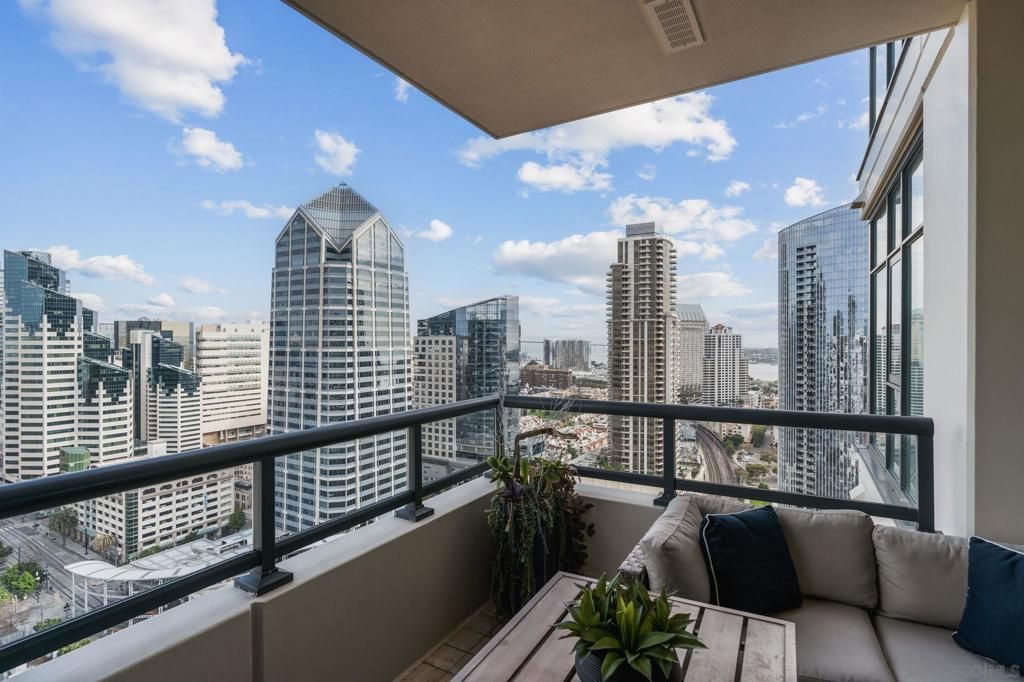 Image 17 of property listing at 1199 Pacific Hwy 2903, San Diego, CA 92101