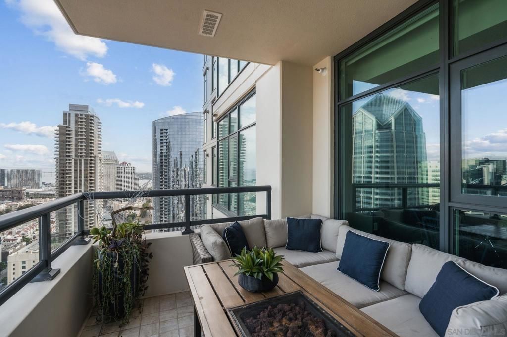 Image 18 of property listing at 1199 Pacific Hwy 2903, San Diego, CA 92101