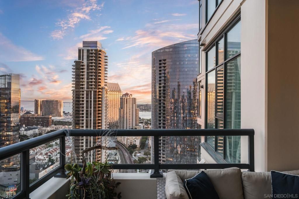 Image 25 of property listing at 1199 Pacific Hwy 2903, San Diego, CA 92101