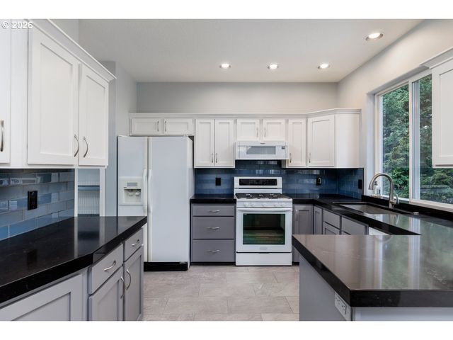 7948 Sw LELAND Dr, Beaverton, OR 97007