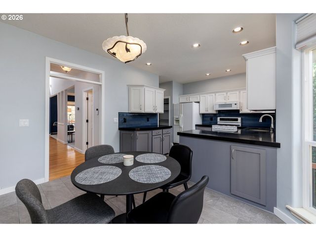 7948 Sw LELAND Dr, Beaverton, OR 97007