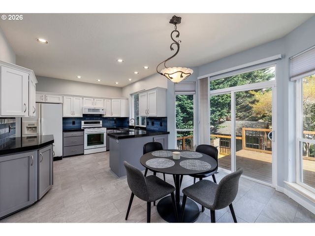 7948 Sw LELAND Dr, Beaverton, OR 97007