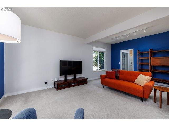 7948 Sw LELAND Dr, Beaverton, OR 97007