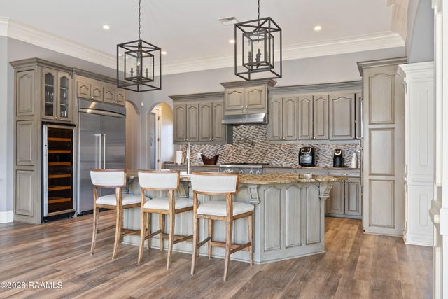 1002 Le Triomphe Parkway, Broussard, LA 70518