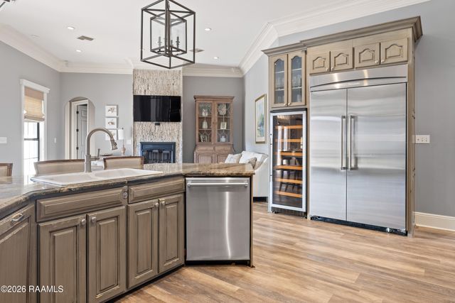 1002 Le Triomphe Parkway, Broussard, LA 70518