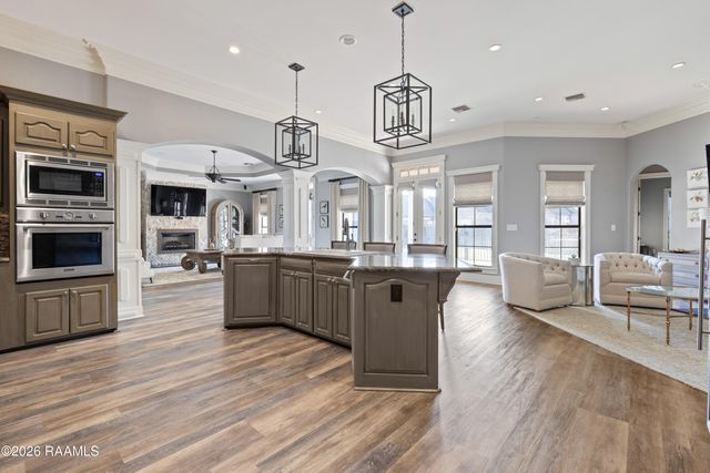 1002 Le Triomphe Parkway, Broussard, LA 70518