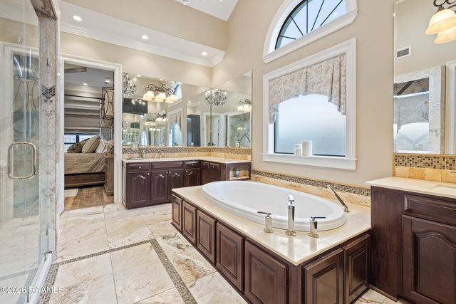 1002 Le Triomphe Parkway, Broussard, LA 70518