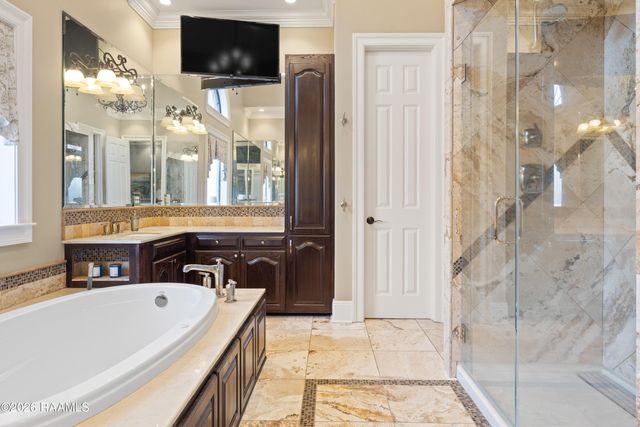 1002 Le Triomphe Parkway, Broussard, LA 70518