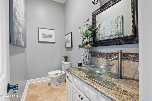 1002 Le Triomphe Parkway, Broussard, LA 70518