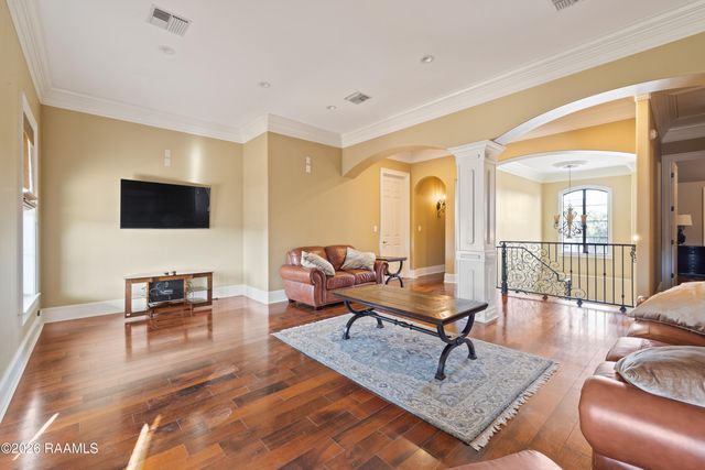 1002 Le Triomphe Parkway, Broussard, LA 70518