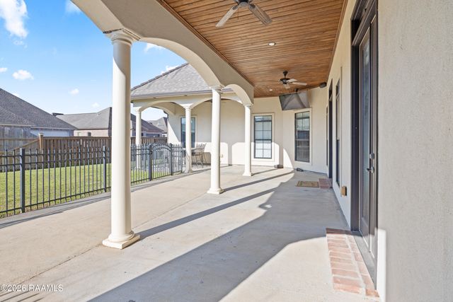 1002 Le Triomphe Parkway, Broussard, LA 70518