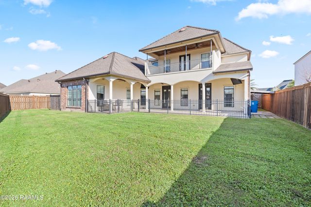 1002 Le Triomphe Parkway, Broussard, LA 70518