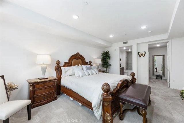 5253 Vantage Avenue 202, Valley Village, CA 91607