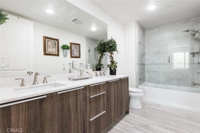 5253 Vantage Avenue 202, Valley Village, CA 91607