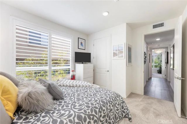 5253 Vantage Avenue 202, Valley Village, CA 91607