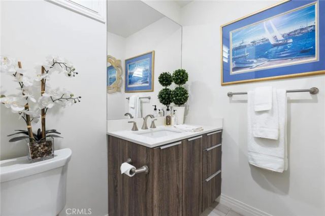 5253 Vantage Avenue 202, Valley Village, CA 91607