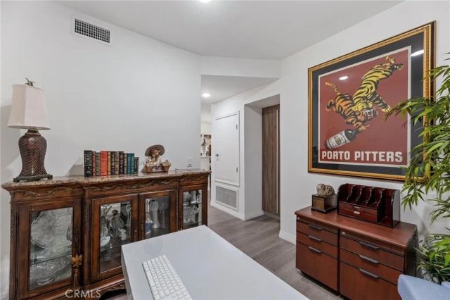 5253 Vantage Avenue 202, Valley Village, CA 91607